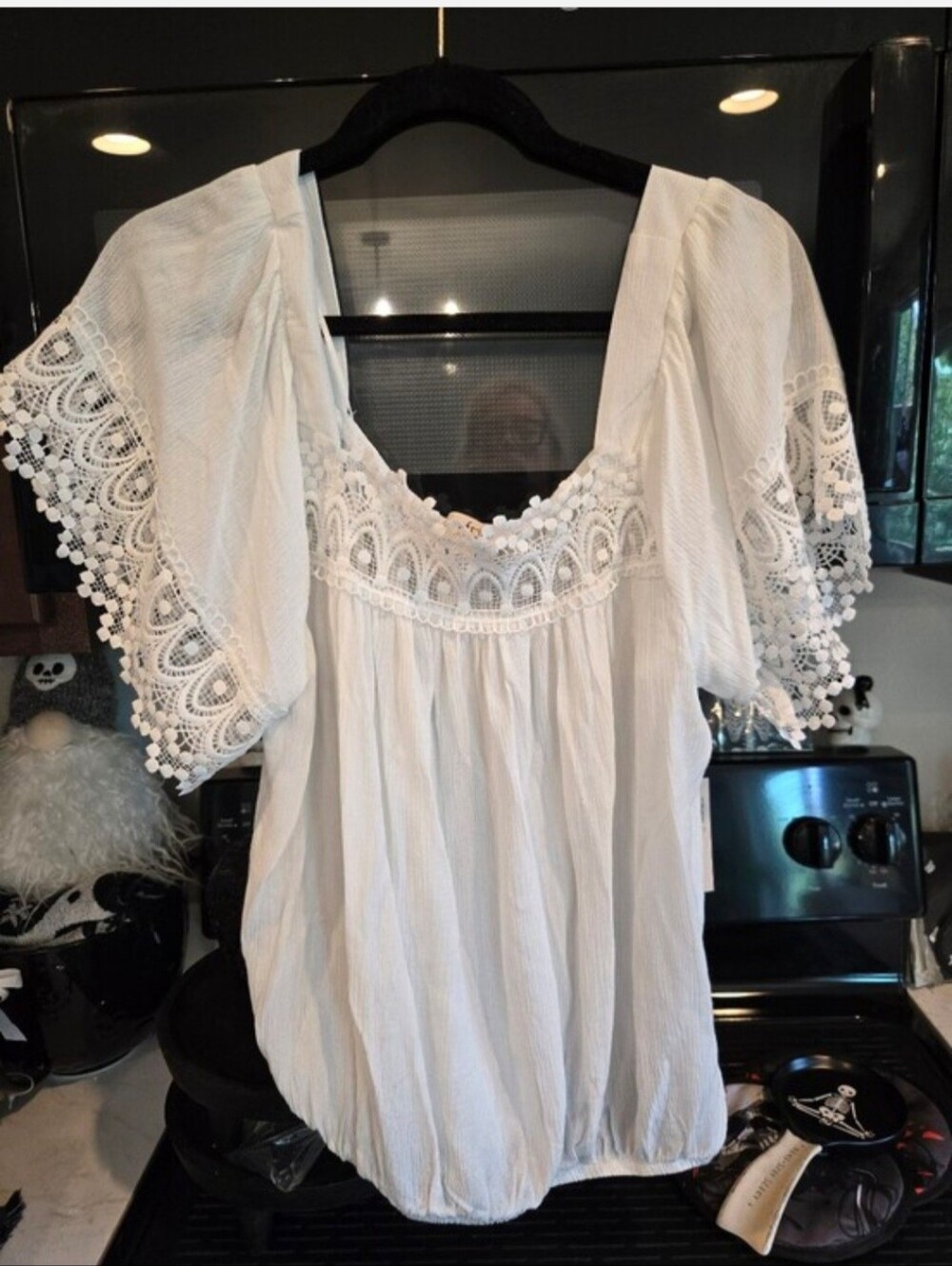 NWT! White Lace Trim Women’s Peasant Top. Size L MAKE OFFER!!